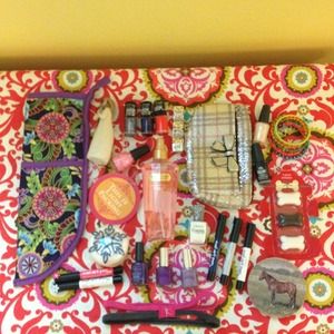 👑FREE GIFT WITH PURCHASE👑