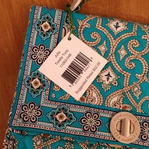 LOWER PRICE!!! NWT Vera Bradley Julia Totally Turq