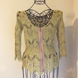 Reversible netted top