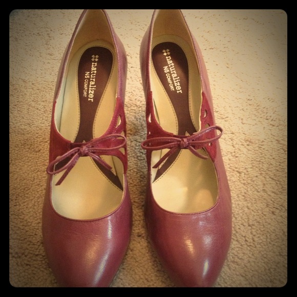 Burgandy/red 3in heel shoes