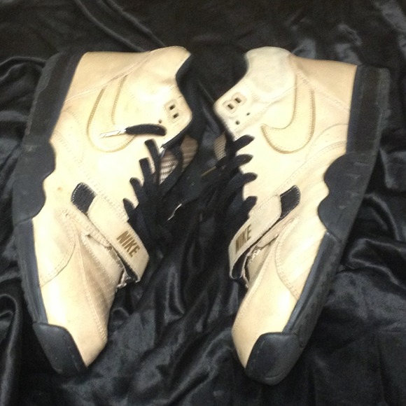 Black and gold pig skinn Charles Barkley