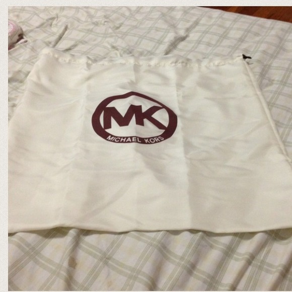 SOLD !!!Michael kors dustbag