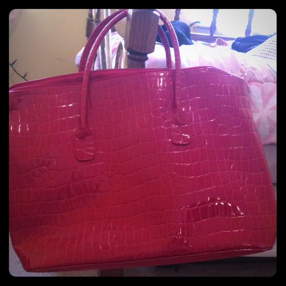 Large red Elizabeth Arden zipper tote