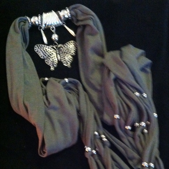 Grey soft scarf
