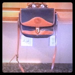 Vintage Dooney & Bourke messenger crossbody