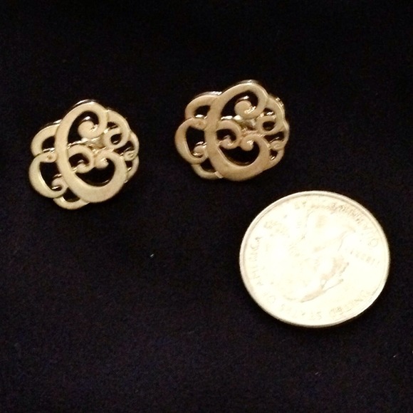 Initial C Earrings - Picture 2 of 4