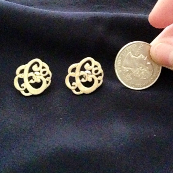 Initial C Earrings - Picture 3 of 4