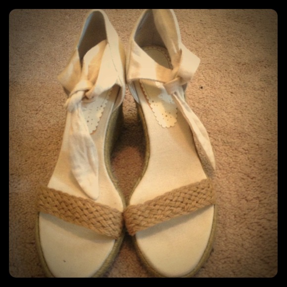Cream linen tommy hilfiger wedges with straw heel