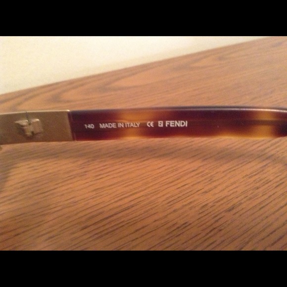 😎FENDI AUTHENTIC sunglass😎 - Picture 2 of 4