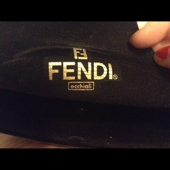😎FENDI AUTHENTIC sunglass😎 - Picture 3 of 4