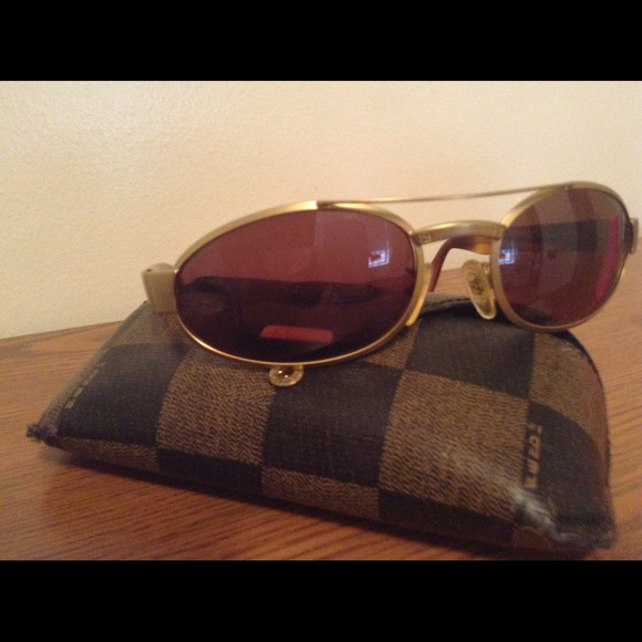 😎FENDI AUTHENTIC sunglass😎 - Picture 4 of 4