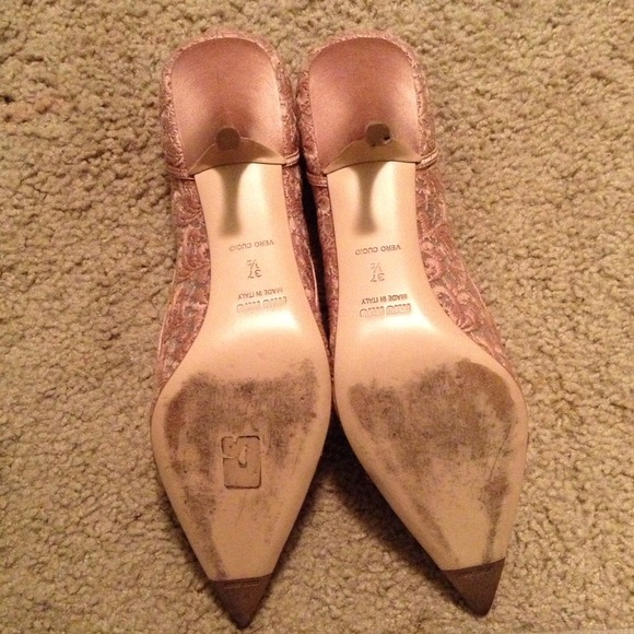 SOLD Miu Miu Dusty Pink Lace Satin Kitten Heels - Picture 2 of 3