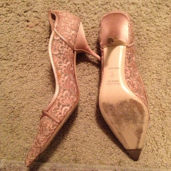SOLD Miu Miu Dusty Pink Lace Satin Kitten Heels - Picture 3 of 3