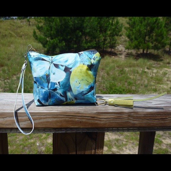 gabli Handbags - Single Nose Flower on Vaca