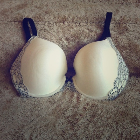 Bundle: Victoria's Secret Bra and Pearl Bracelet