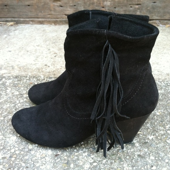 🔶ON HOLD🔶 Steve Madden suede fringe ankle boots