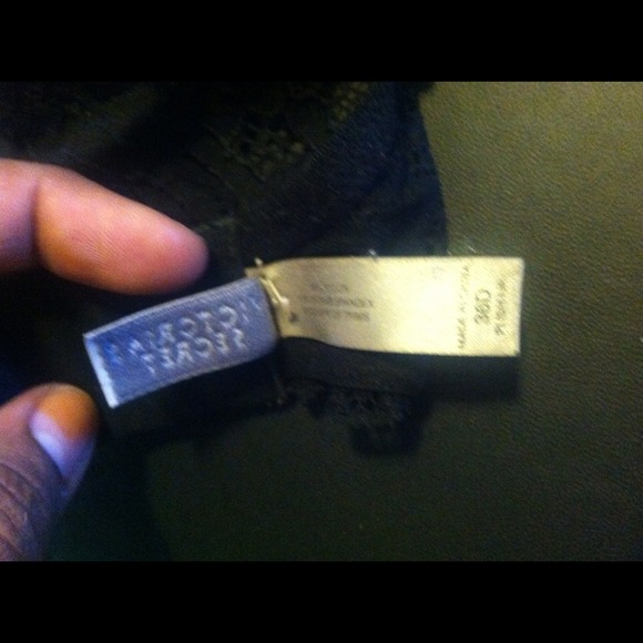 SOLD 💖Victoria Secret Bra - Barely Worn💖 - Picture 4 of 4