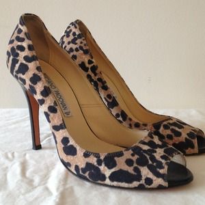 Open toe pumps