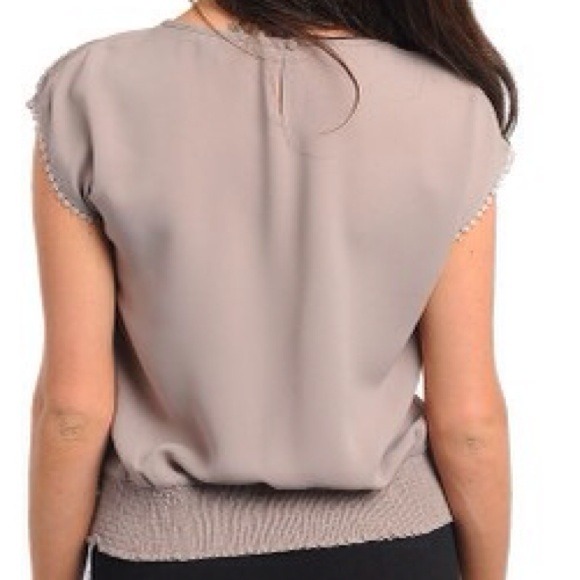 Gray top - Picture 2 of 2