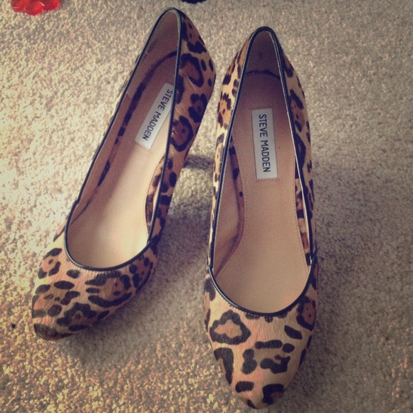 Hot Faux Leopard Print Steve Madden Pumps