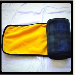 🍦NWT Boys Fleece Scarf🍦