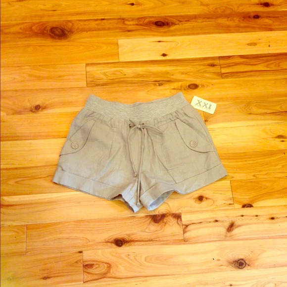 BRAND NEW Forever 21 shorts! - Picture 1 of 2