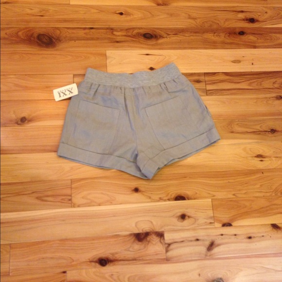 BRAND NEW Forever 21 shorts! - Picture 2 of 2