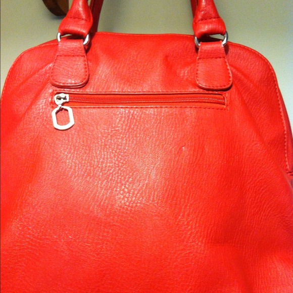 Red Flower Handbag - Picture 2 of 3