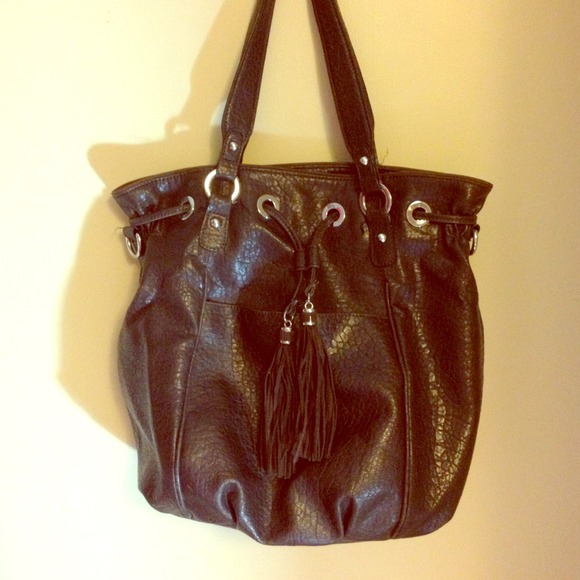 Cute brown handbag!