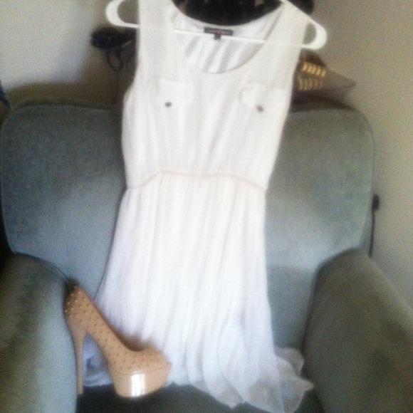 White spicy girls dress - Picture 3 of 3