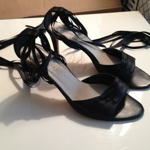 Sandals w lace up straps