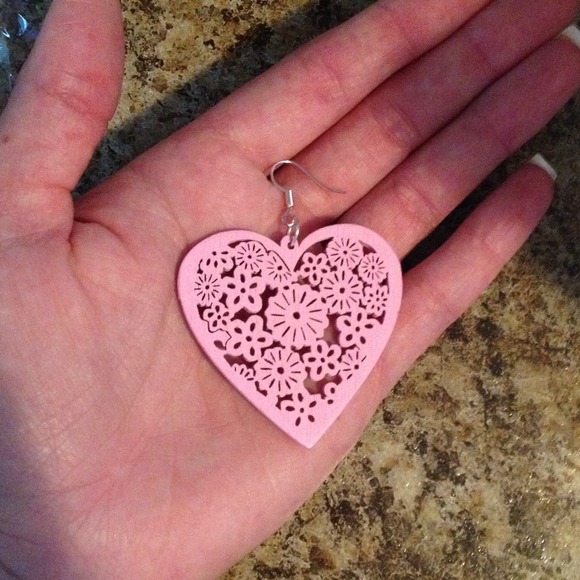 Buy 2 Get 3 FREE! Wooden heart earrings. NWT - Picture 4 of 4