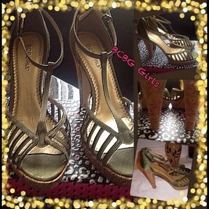 BCBG GIRLS T-STRAP HEELS GREEN SIZE 9M