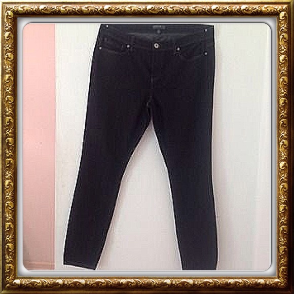 💋SOLD WITH BUNDLE💋Brand new black skinny jeans