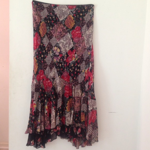 👉SOLD BUNDLED👈Beautiful reversible flowing skirt