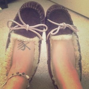 💯 AUTHENTIC Ugg moccasins