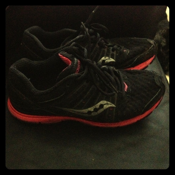 Sacony grid flex sneakers!