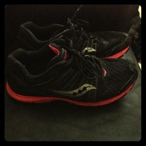 Sacony grid flex sneakers!