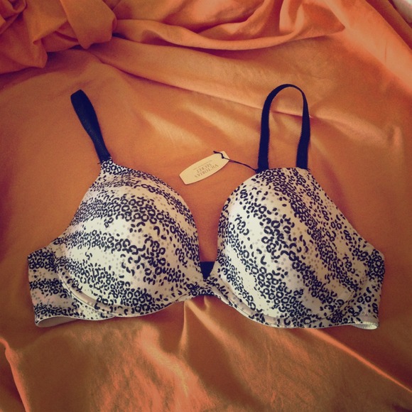 ❌ ON HOLD❌ 2 VS bras