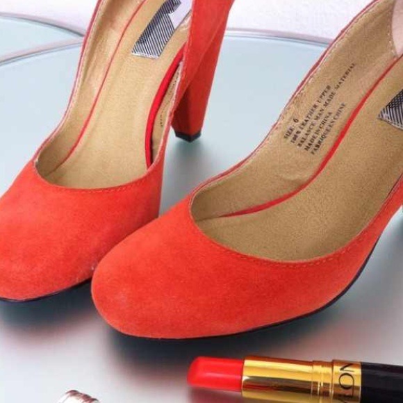 Kimchi Blue suede heels