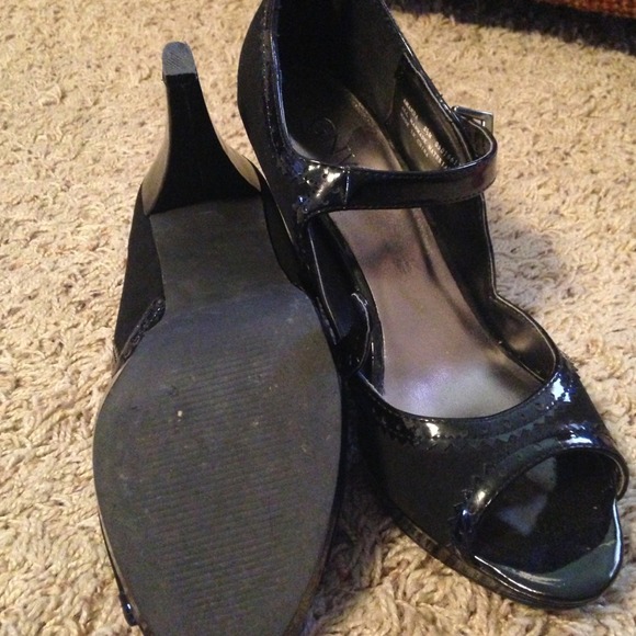 Heels - Picture 3 of 4