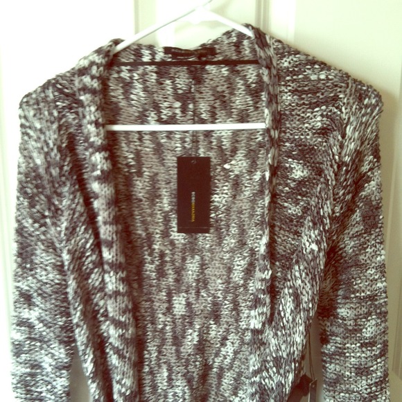 FINAL MARKDOWN! BCBG MAXAZRIA sweater w/ belt NWT