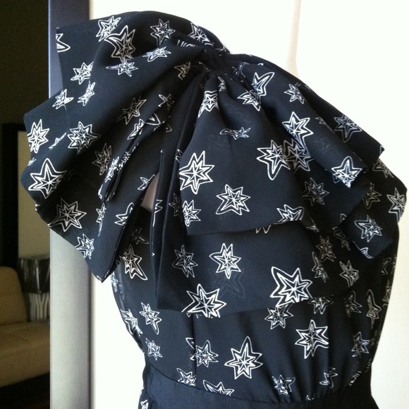 Kate Young One-Shouldered Star Gown - Picture 3 of 4