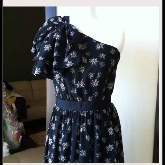 Kate Young One-Shouldered Star Gown - Picture 4 of 4