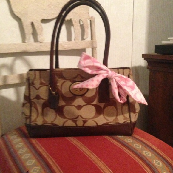 RESERVED!!! ✋✋✋Coach purse