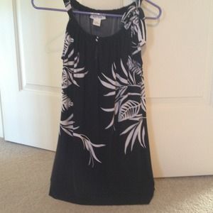 White House/Black Market Top