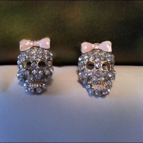 Skull Ear Studs