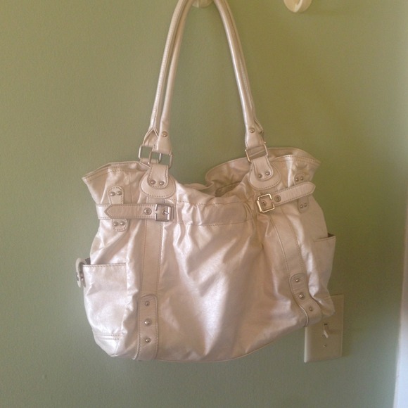 hold White purse