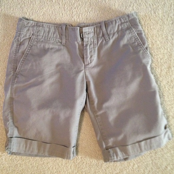 Gap Bermudas - Picture 1 of 2