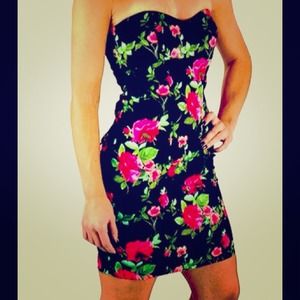 Black floral print mini dress!